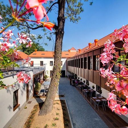Hotel Restaurant Darwin Πράγα Εξωτερικό φωτογραφία