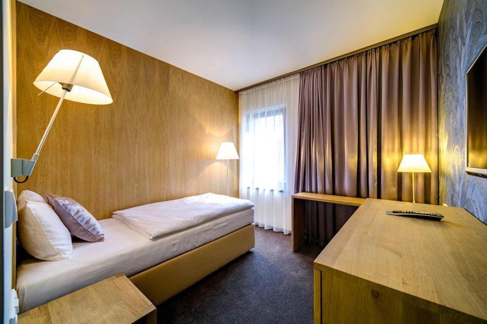 Hotel Restaurant Darwin Πράγα Εξωτερικό φωτογραφία