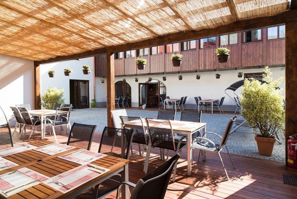 Hotel Restaurant Darwin Πράγα Εξωτερικό φωτογραφία
